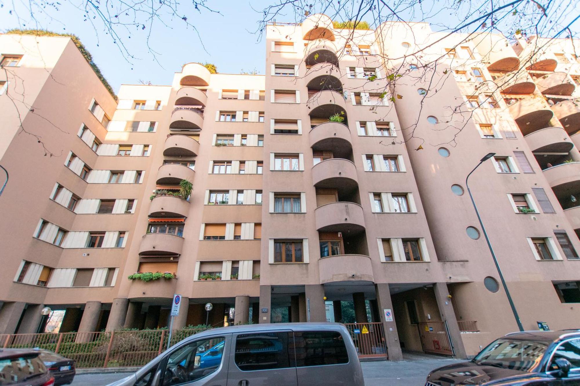I Host - Govone 100 * Milan